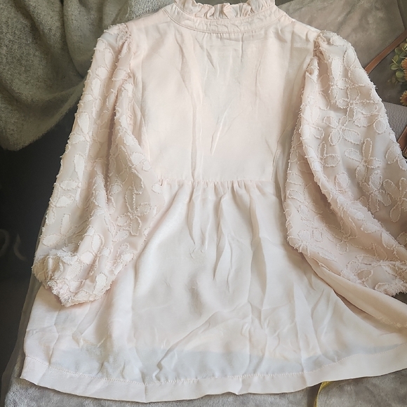 Umgee Lightest Of Pinks Floral Lace Sleeve Blouse - Picture 8 of 8